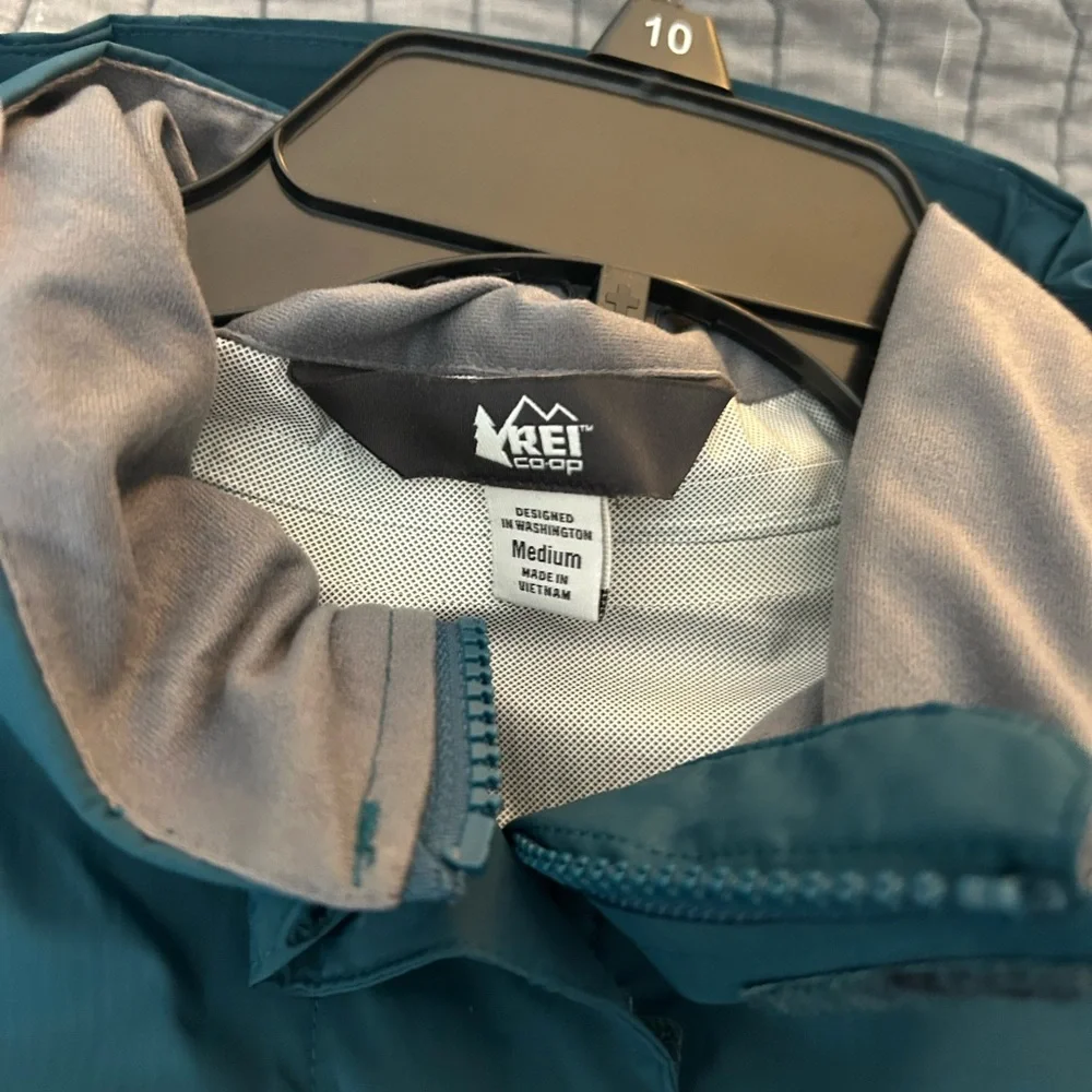REI Rainier Women's Teal Waterproof Hooded Shell Rain Jacket - Picture 3 of 4